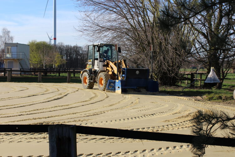 Reitboden verbessern Außenplatz